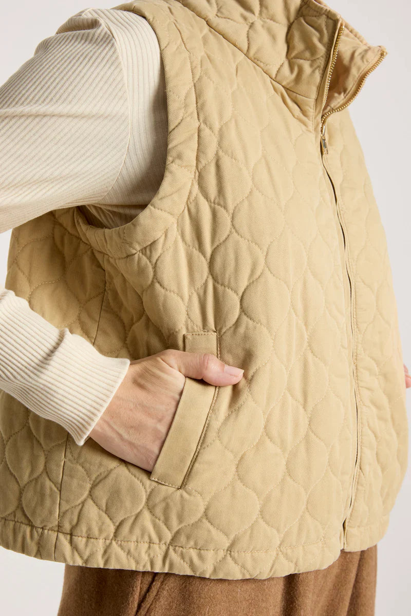 Sansi Quilted Crop Vest / Dune