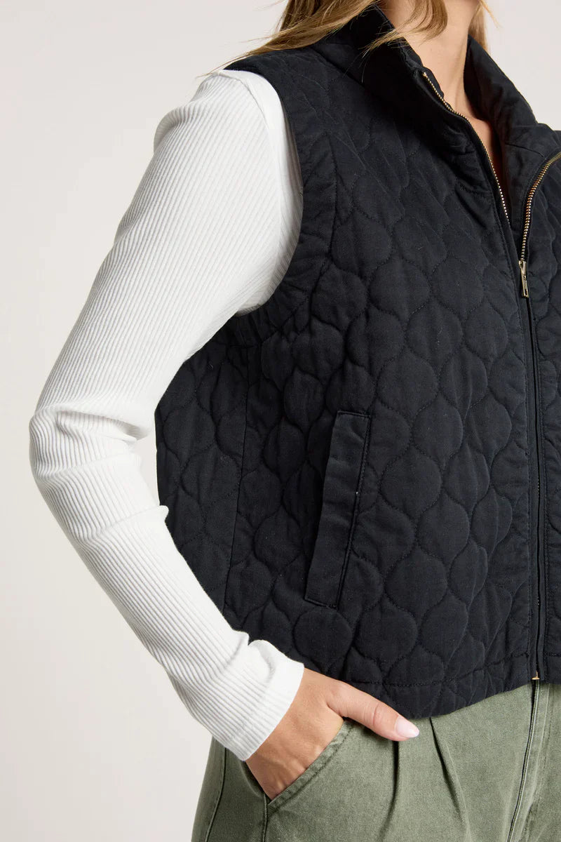 Sansi Quilted Crop Vest / Black
